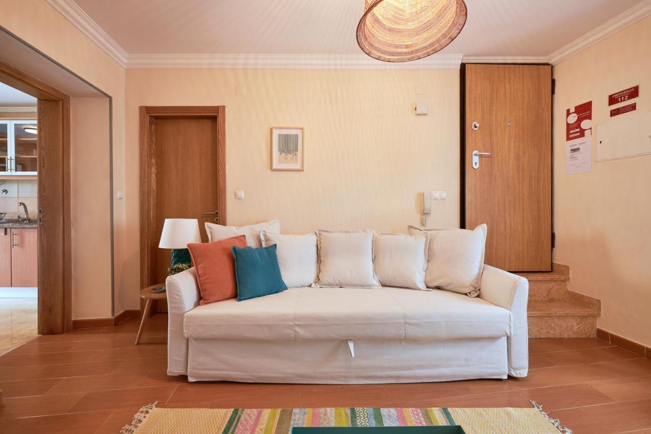 Spacious And Renovated Apartment With Amazing Patio, By Timecooler Lisbon Bagian luar foto