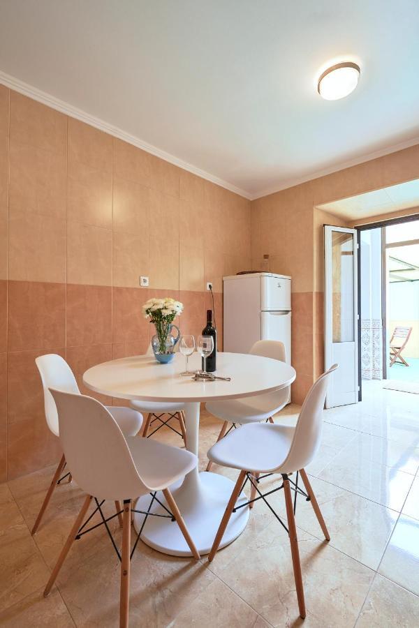 Spacious And Renovated Apartment With Amazing Patio, By Timecooler Lisbon Bagian luar foto