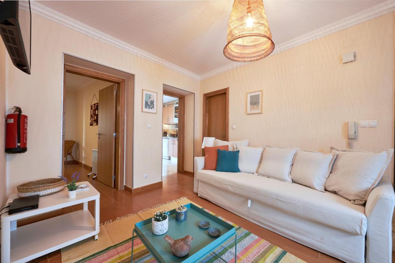 Spacious And Renovated Apartment With Amazing Patio, By Timecooler Lisbon Bagian luar foto