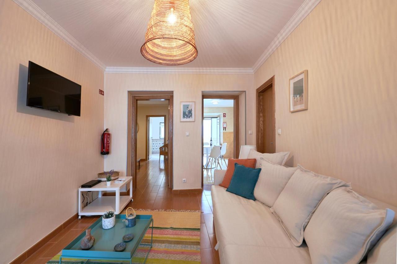 Spacious And Renovated Apartment With Amazing Patio, By Timecooler Lisbon Bagian luar foto
