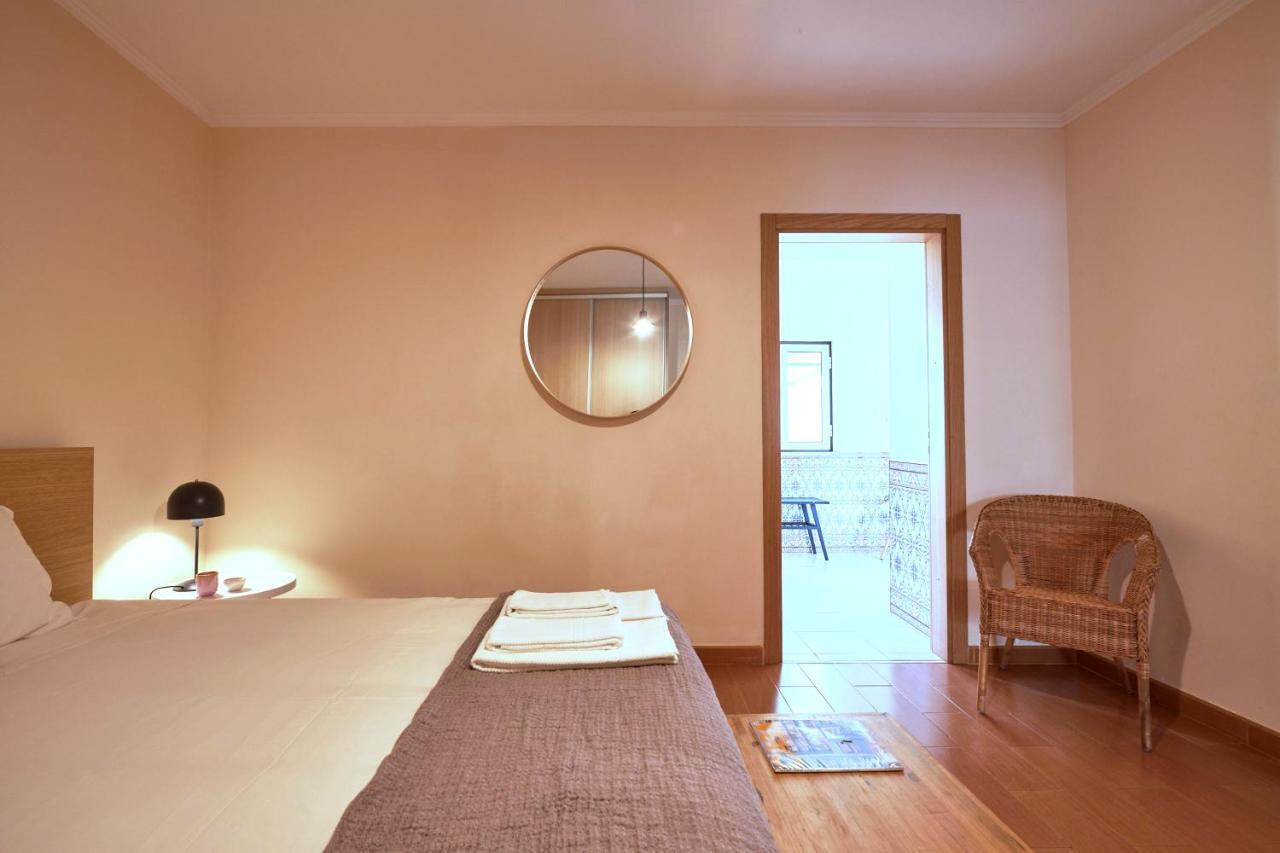 Spacious And Renovated Apartment With Amazing Patio, By Timecooler Lisbon Bagian luar foto