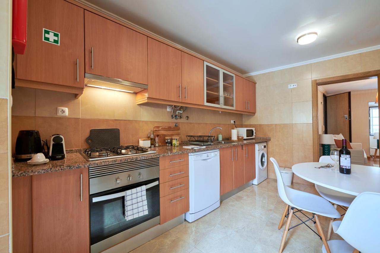 Spacious And Renovated Apartment With Amazing Patio, By Timecooler Lisbon Bagian luar foto