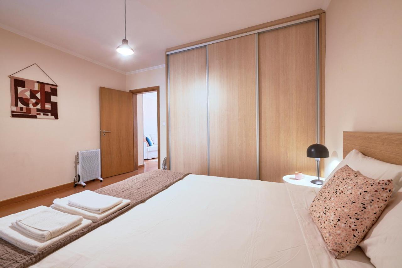 Spacious And Renovated Apartment With Amazing Patio, By Timecooler Lisbon Bagian luar foto