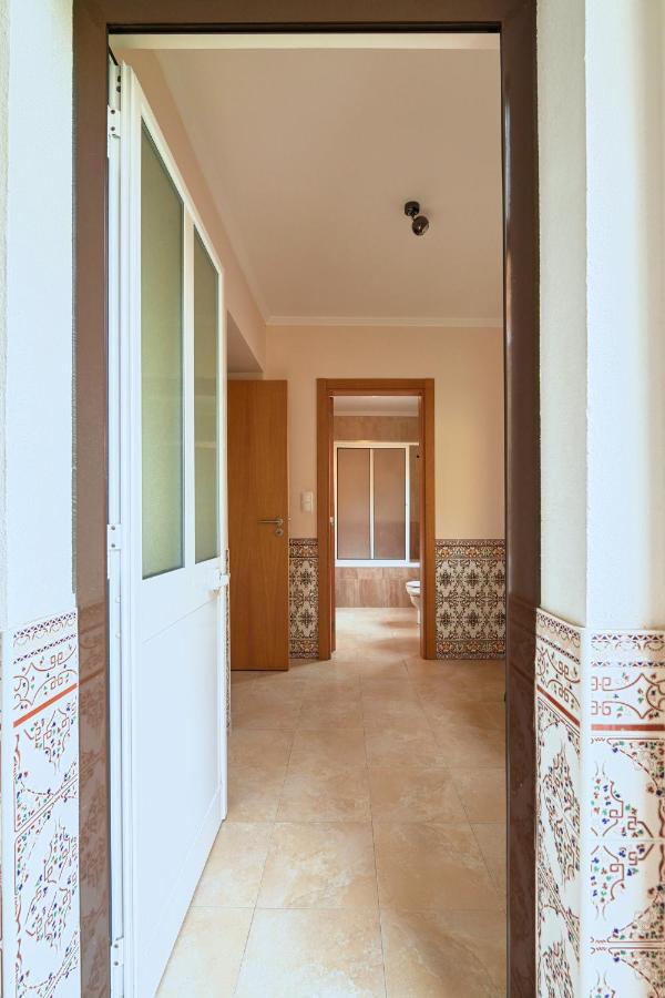 Spacious And Renovated Apartment With Amazing Patio, By Timecooler Lisbon Bagian luar foto