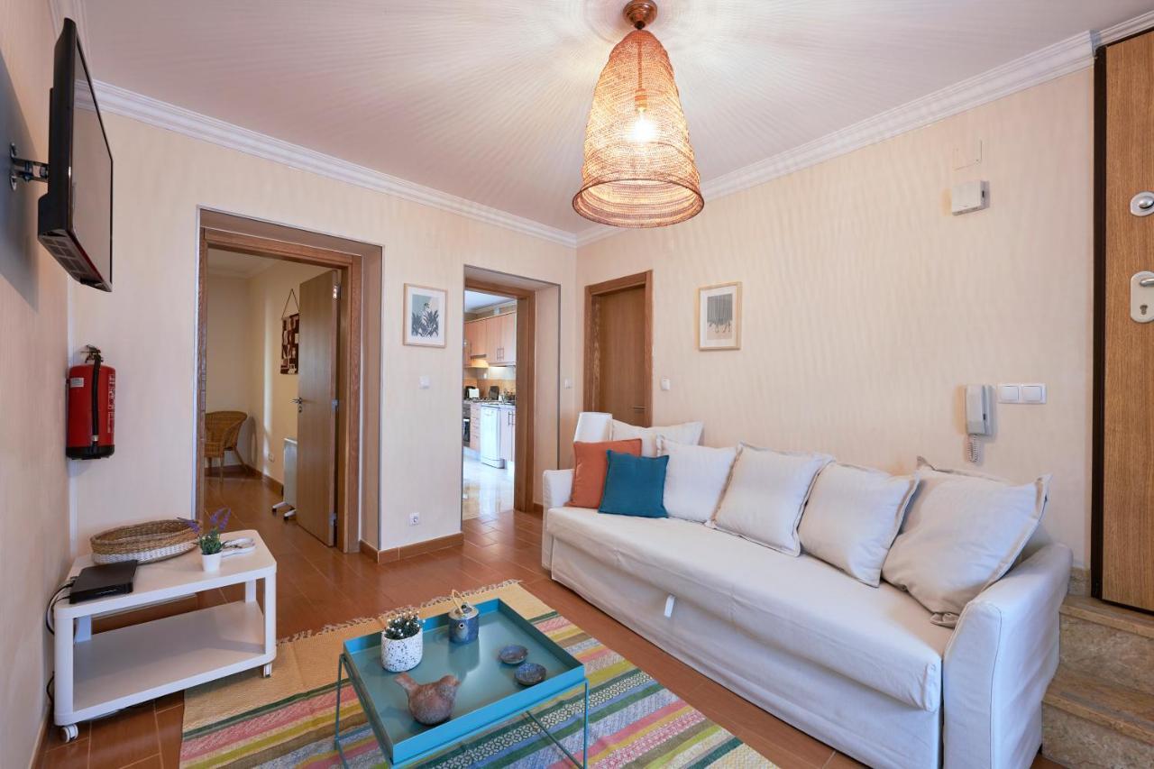 Spacious And Renovated Apartment With Amazing Patio, By Timecooler Lisbon Bagian luar foto
